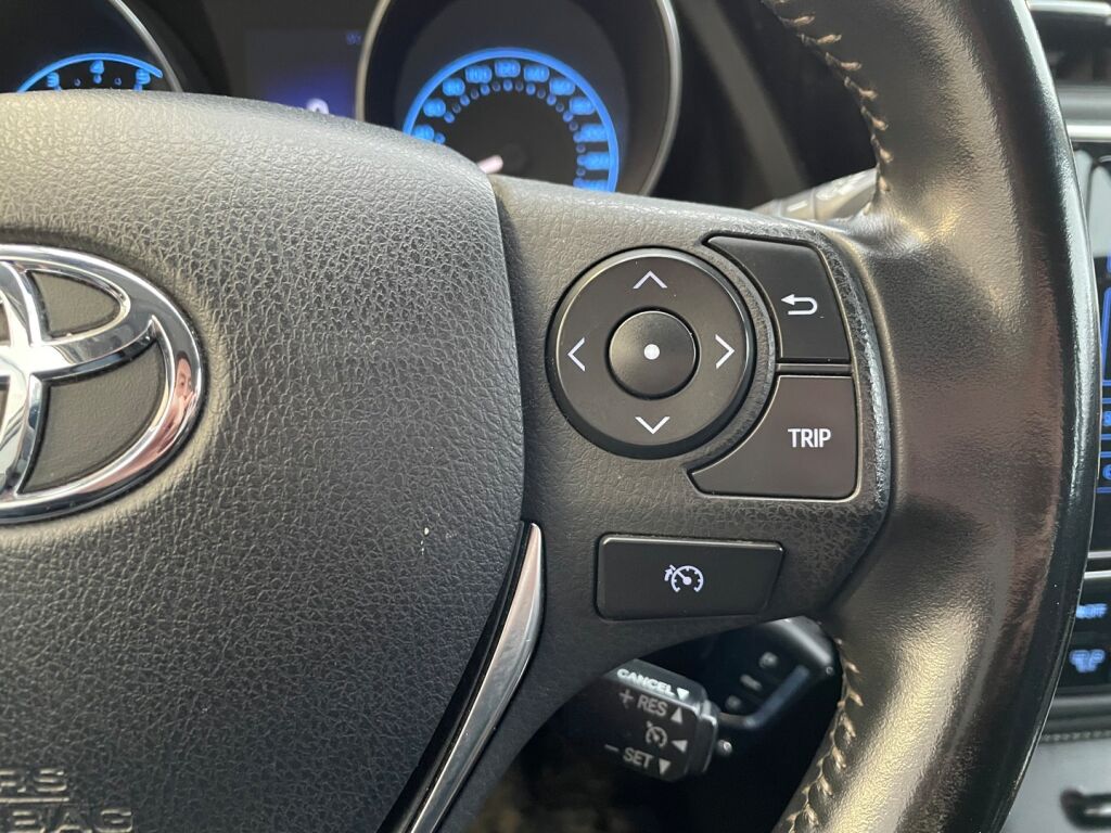 Toyota Auris 2016 Harmaa