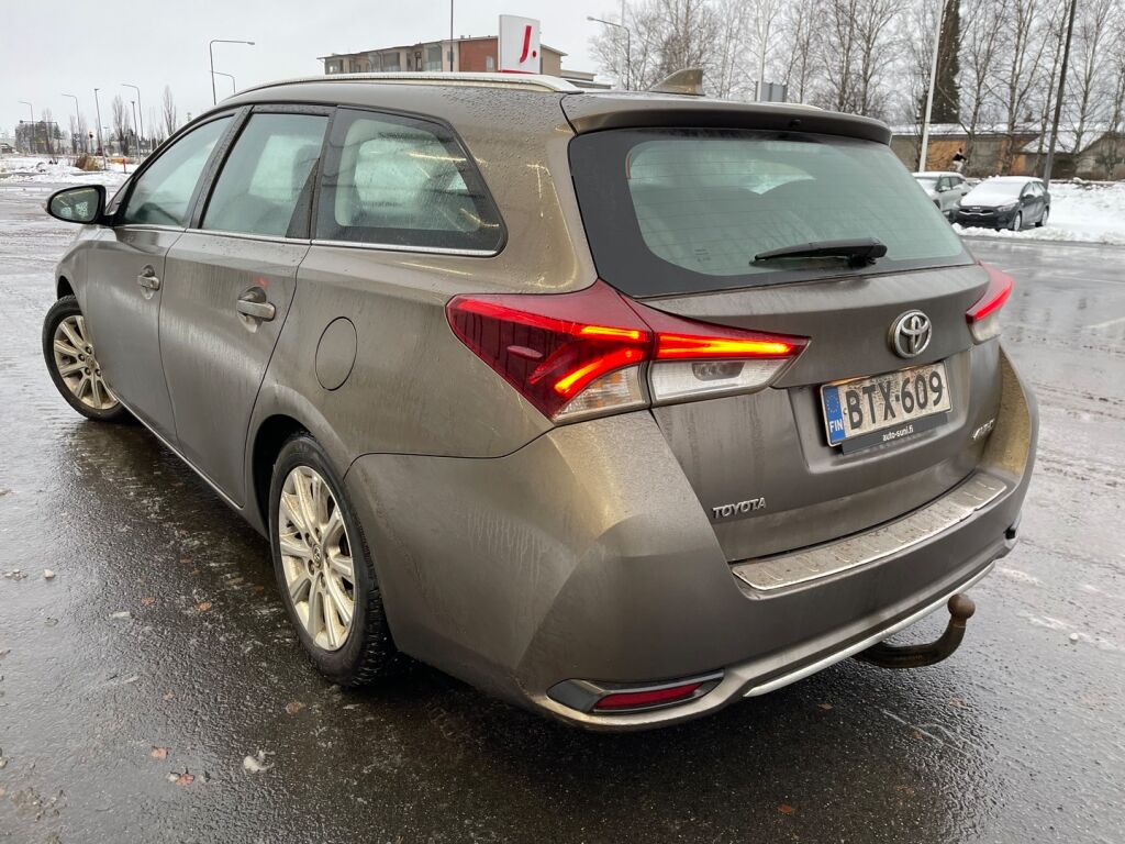 Toyota Auris 2016 Harmaa