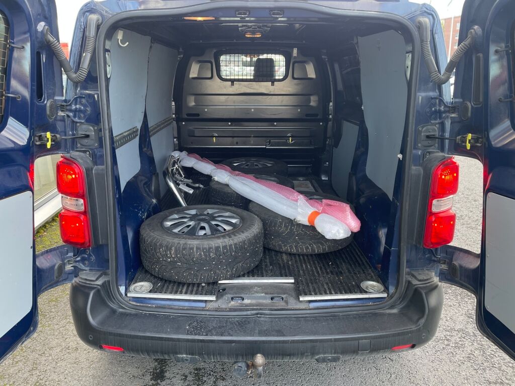 Toyota Proace 2017 Sininen
