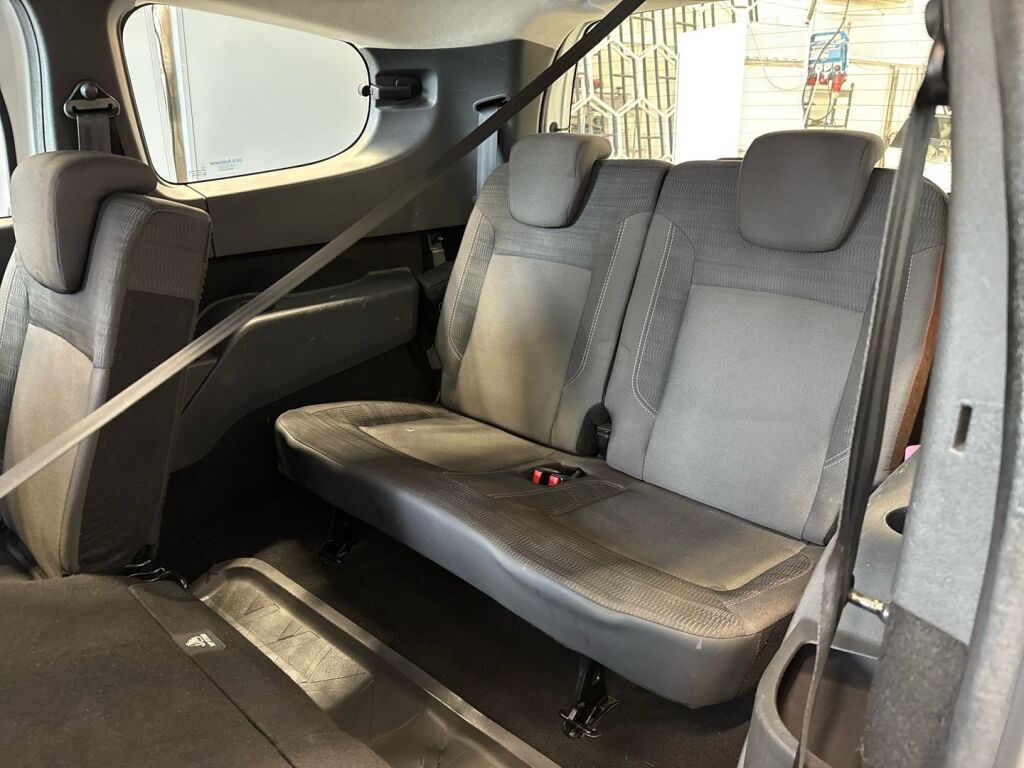 Dacia Lodgy 2017 Valkoinen