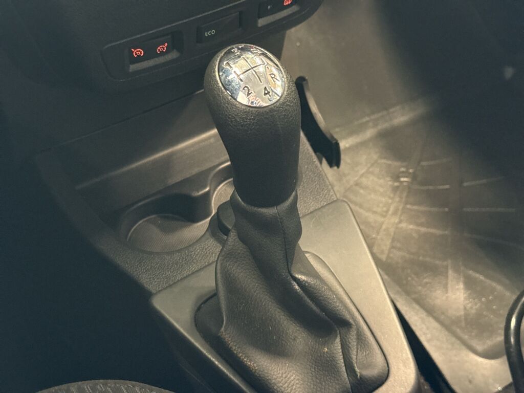 Dacia Lodgy 2017 Valkoinen