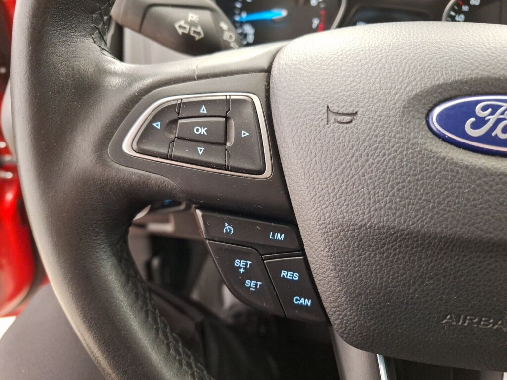 Ford Focus 2016 Punainen