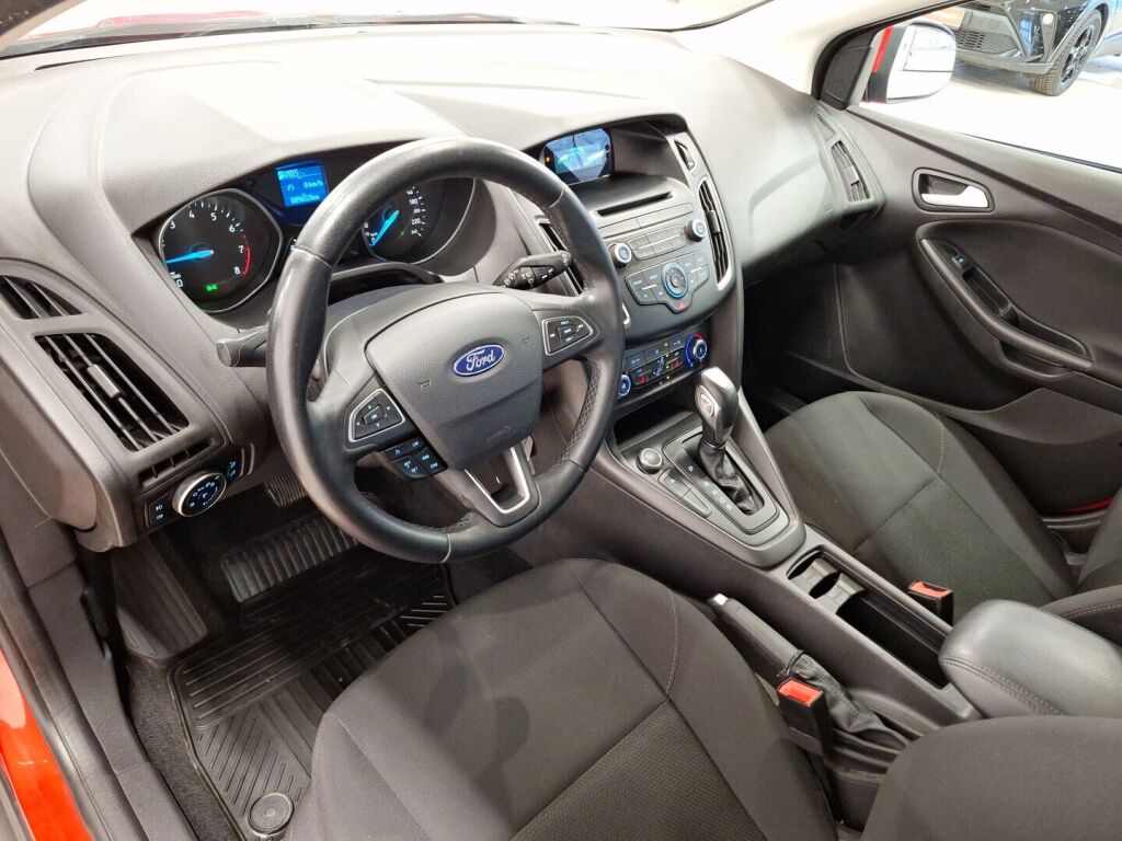 Ford Focus 2016 Punainen