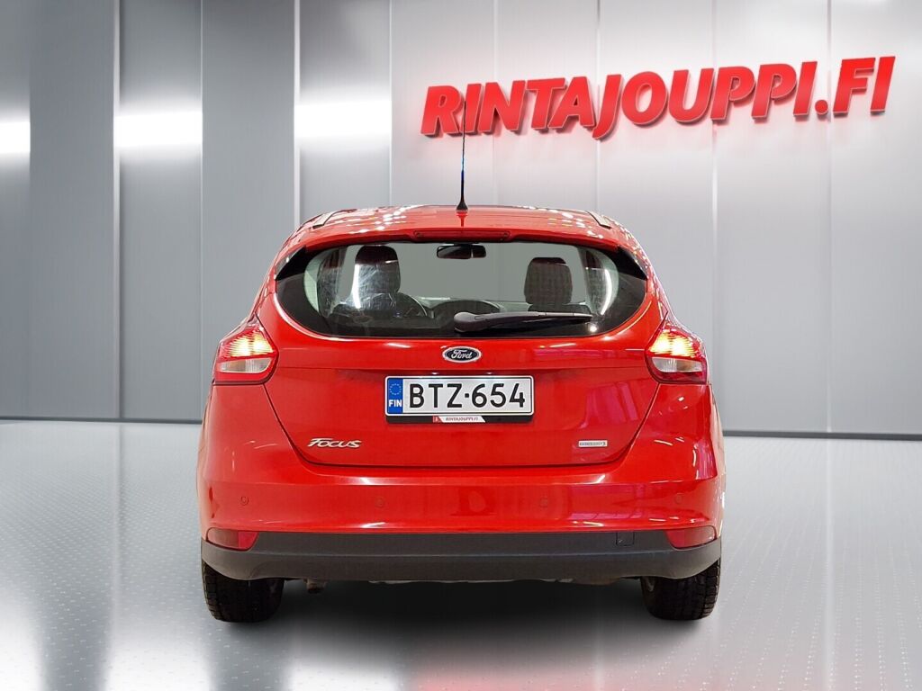 Ford Focus 2016 Punainen