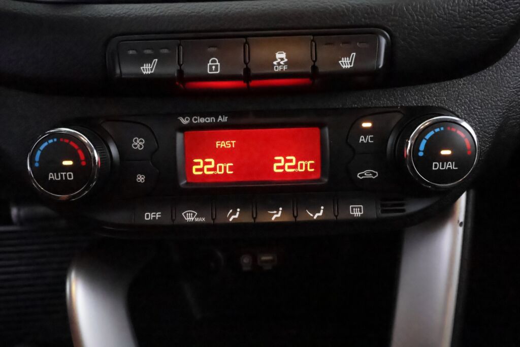 Kia Ceed 2017 Ruskea (beige)