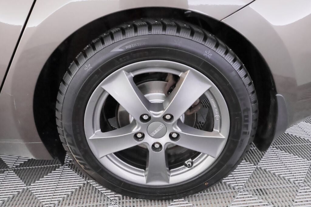 Kia Ceed 2017 Ruskea (beige)