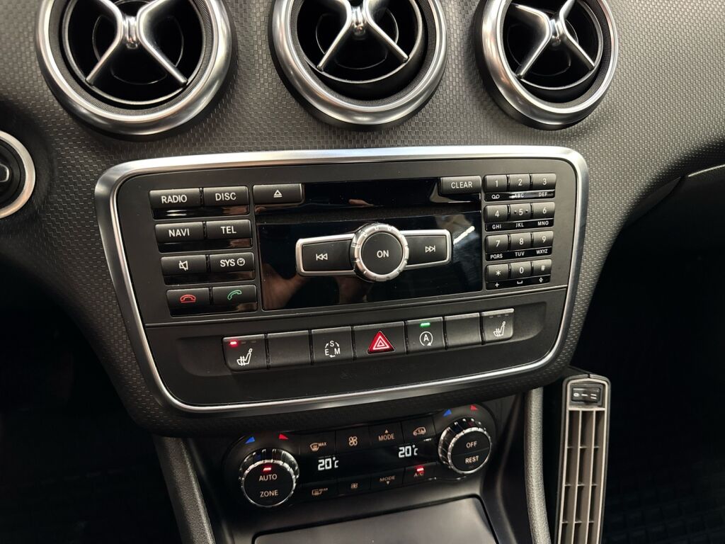 Mercedes-Benz A 2015 Musta