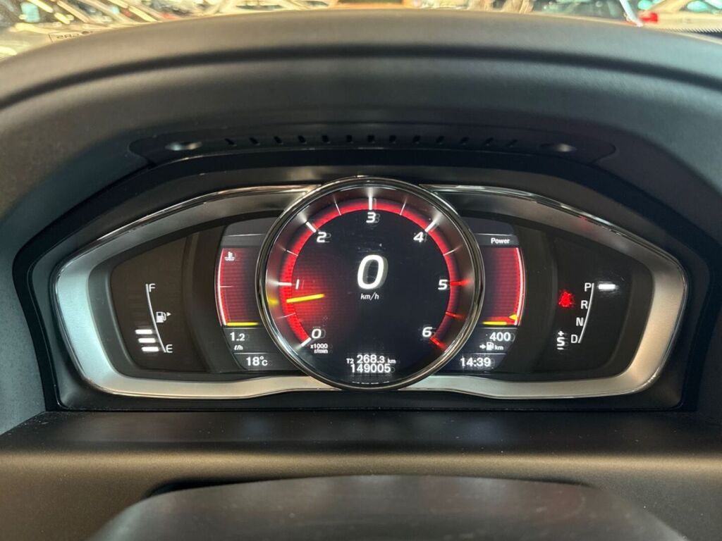 Volvo XC60 2017 Ruskea (beige)