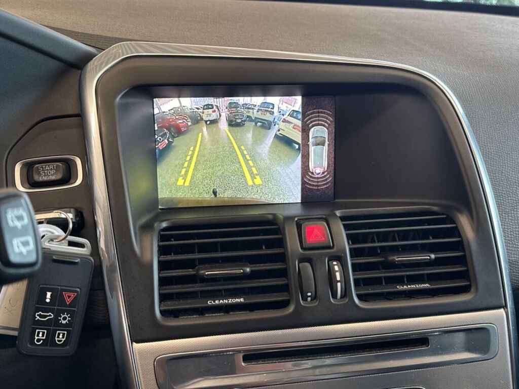 Volvo XC60 2017 Ruskea (beige)