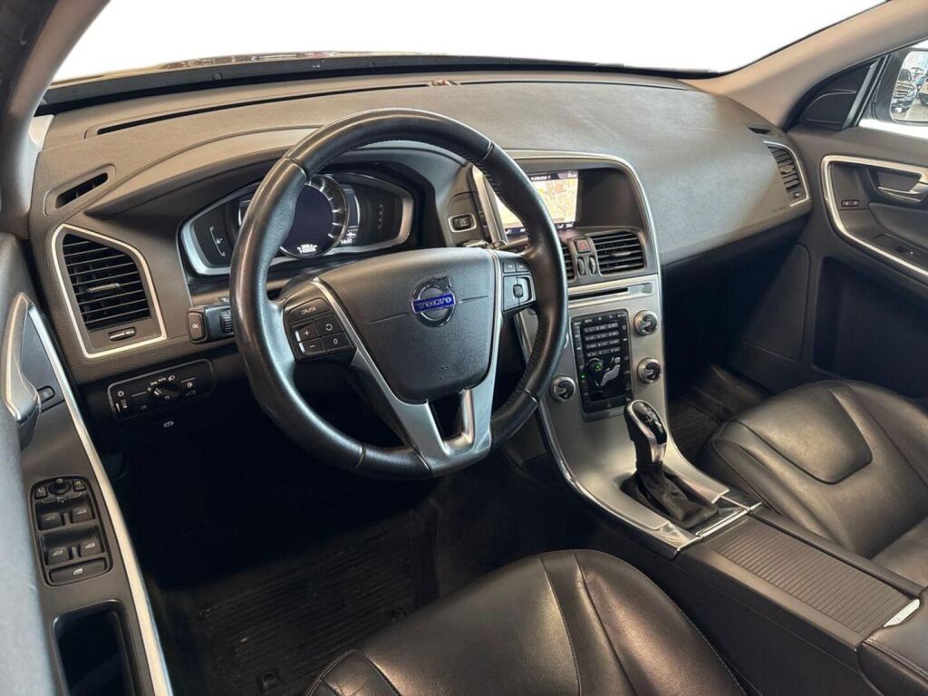 Volvo XC60 2017 Ruskea (beige)