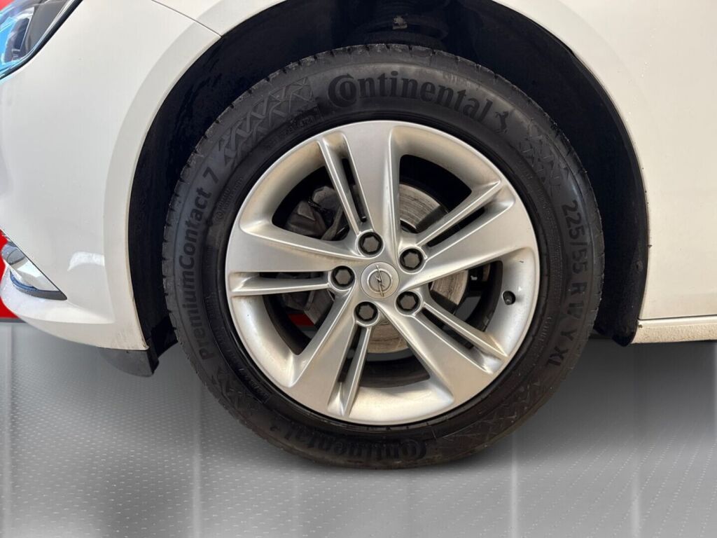 Opel Insignia 2018 Valkoinen