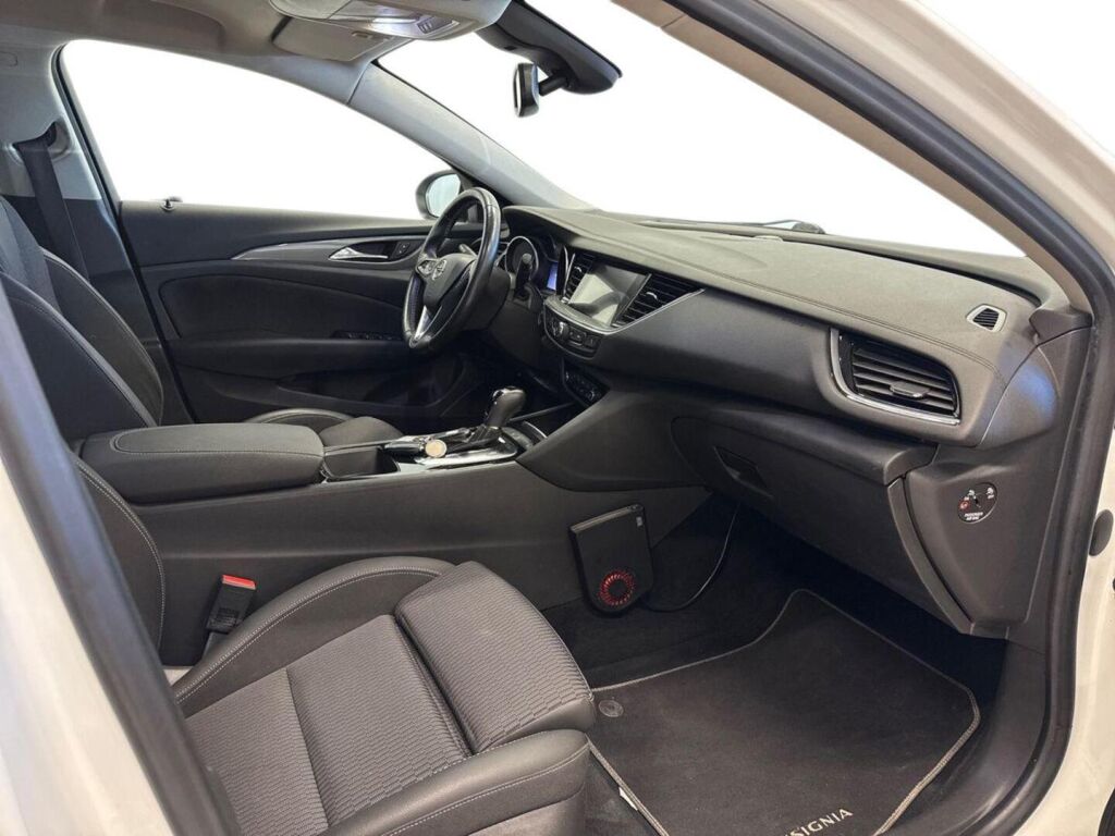 Opel Insignia 2018 Valkoinen