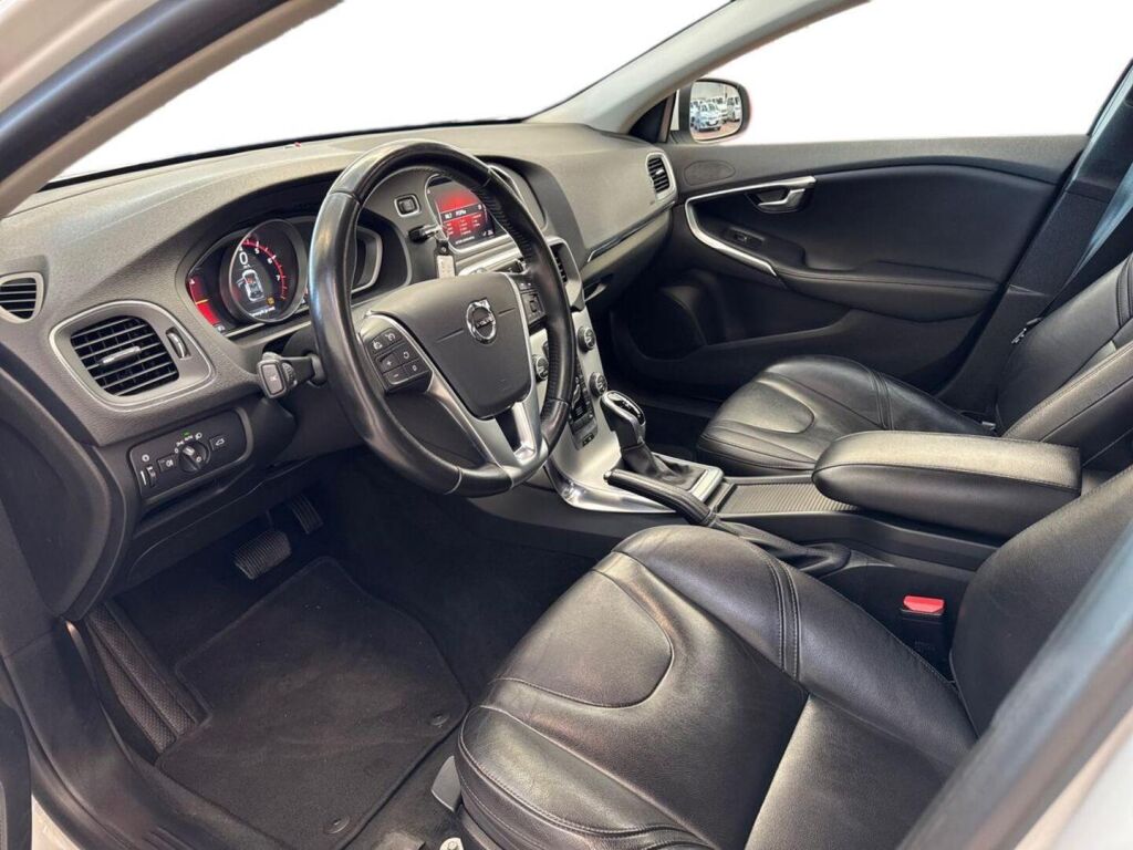 Volvo V40 2017 Valkoinen