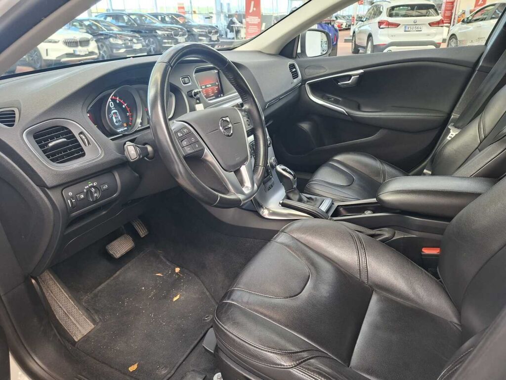 Volvo V40 2017 Valkoinen