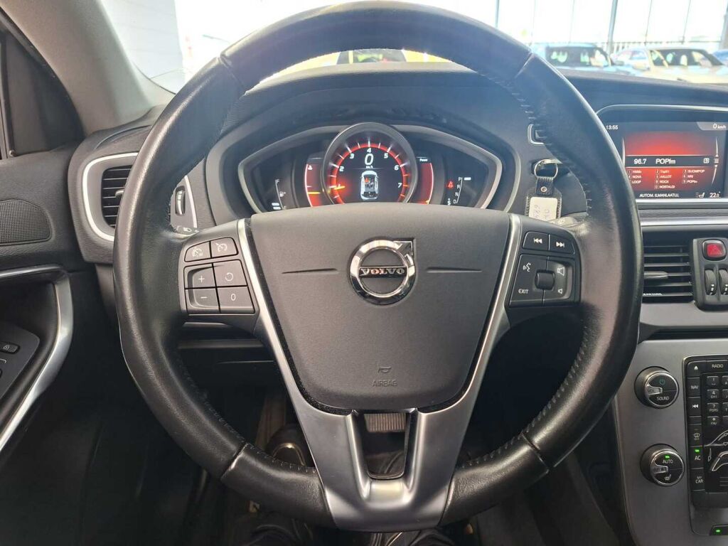 Volvo V40 2017 Valkoinen