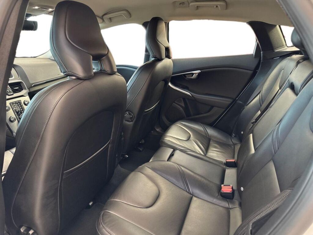 Volvo V40 2017 Valkoinen
