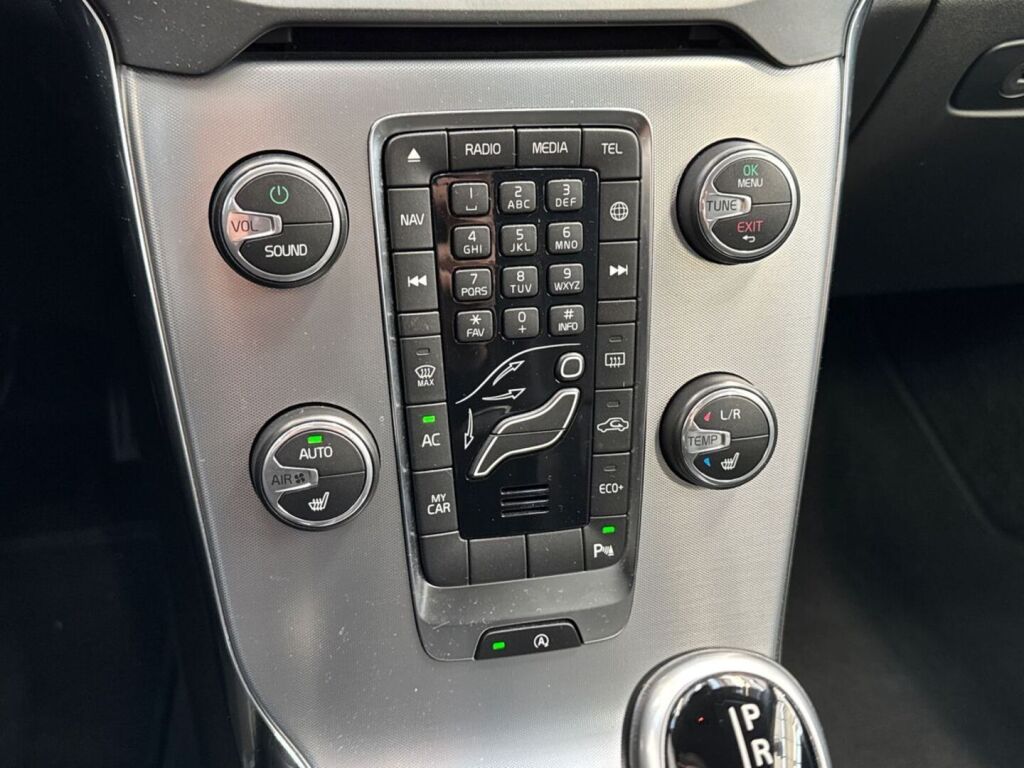 Volvo V40 2017 Valkoinen