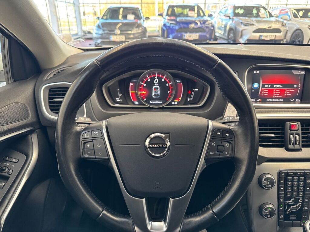 Volvo V40 2017 Valkoinen