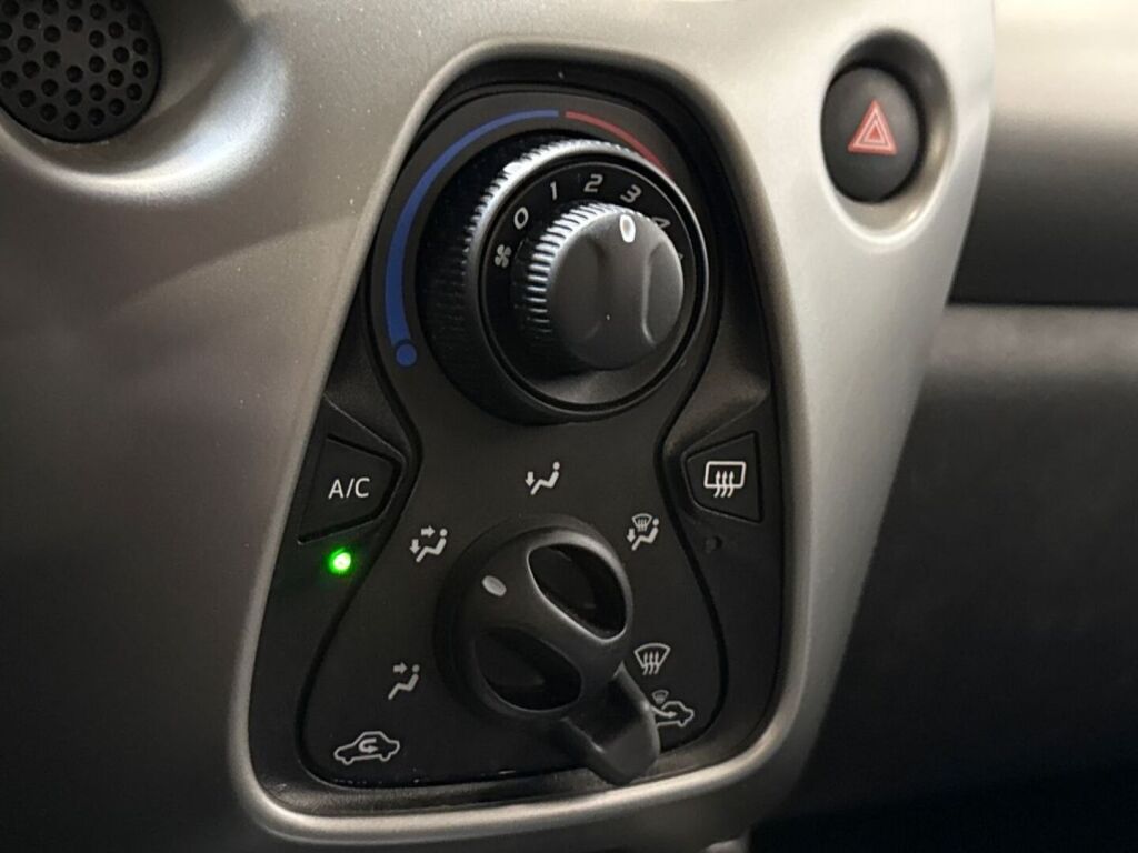Toyota AYGO 2017 Valkoinen