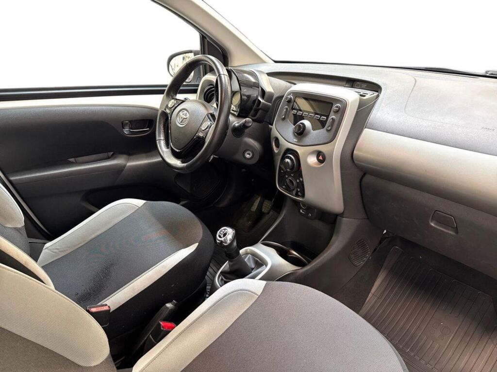 Toyota AYGO 2017 Valkoinen