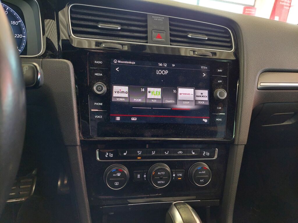 Volkswagen Golf 2017 Punainen