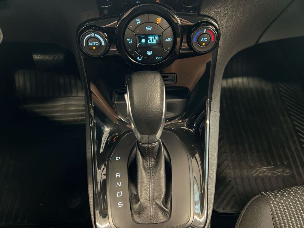 Ford Fiesta 2017 Punainen