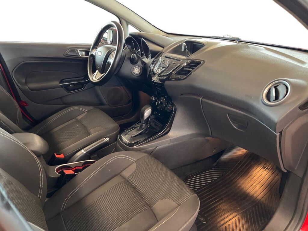 Ford Fiesta 2017 Punainen