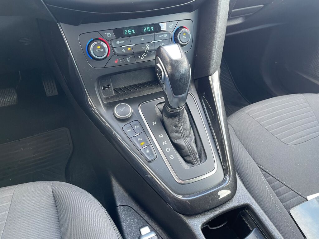 Ford Focus 2017 Punainen