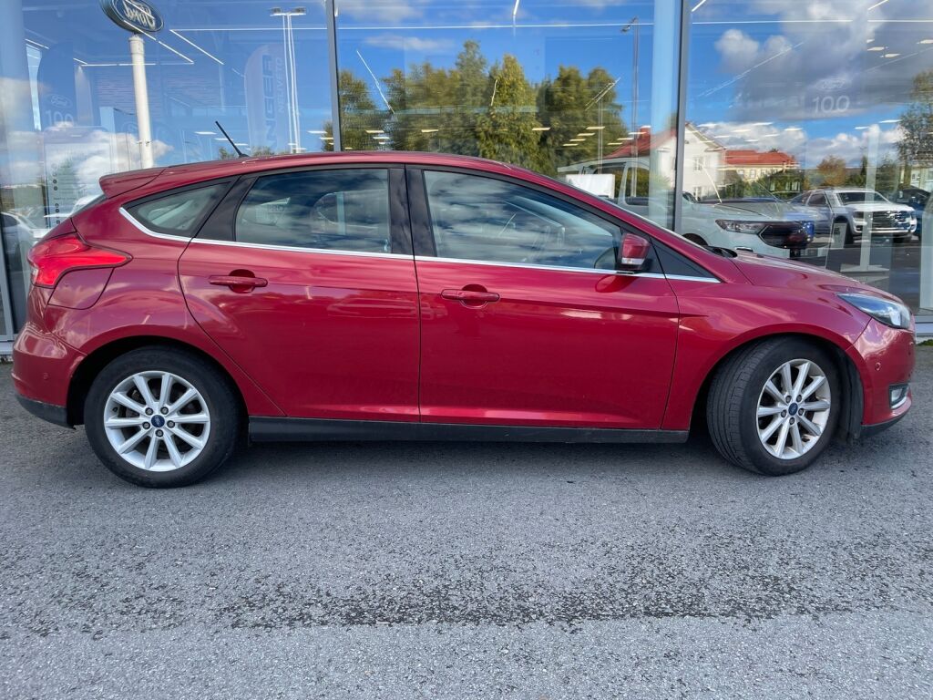 Ford Focus 2017 Punainen