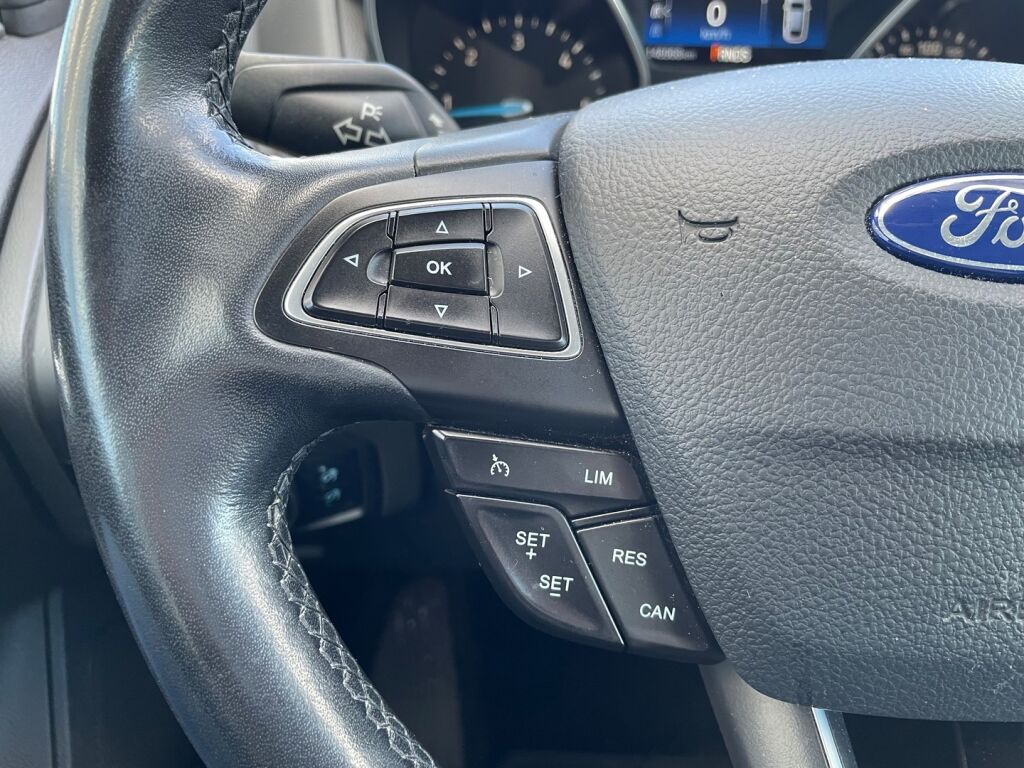 Ford Focus 2017 Punainen