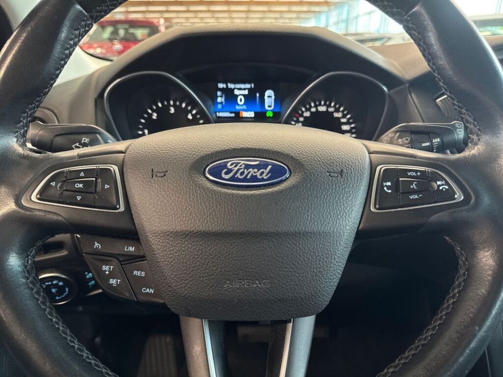 Ford Focus 2017 Punainen