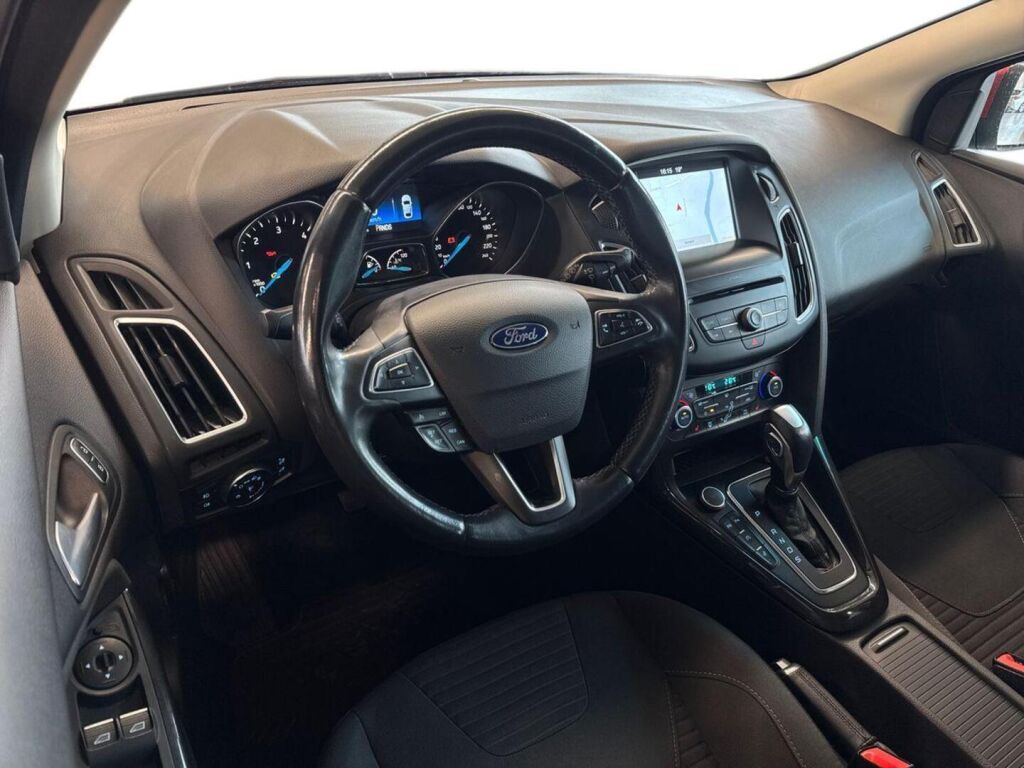 Ford Focus 2017 Punainen