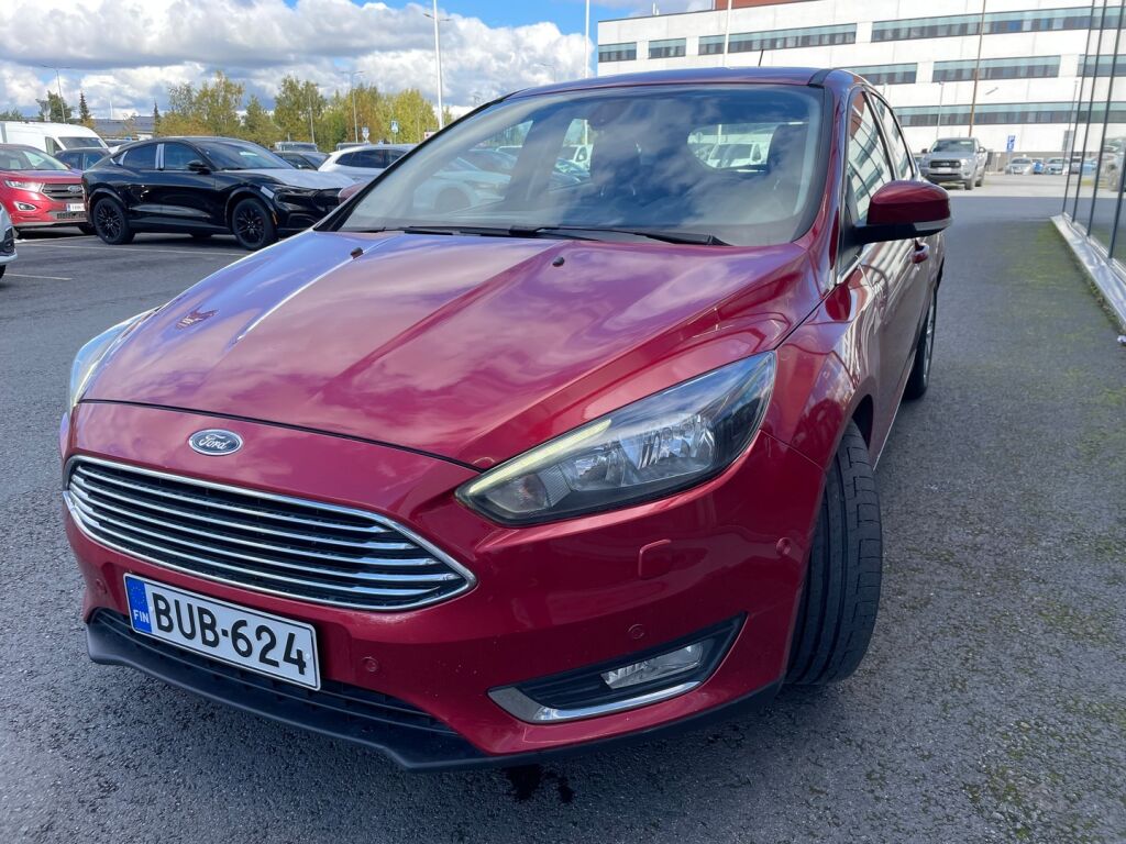 Ford Focus 2017 Punainen
