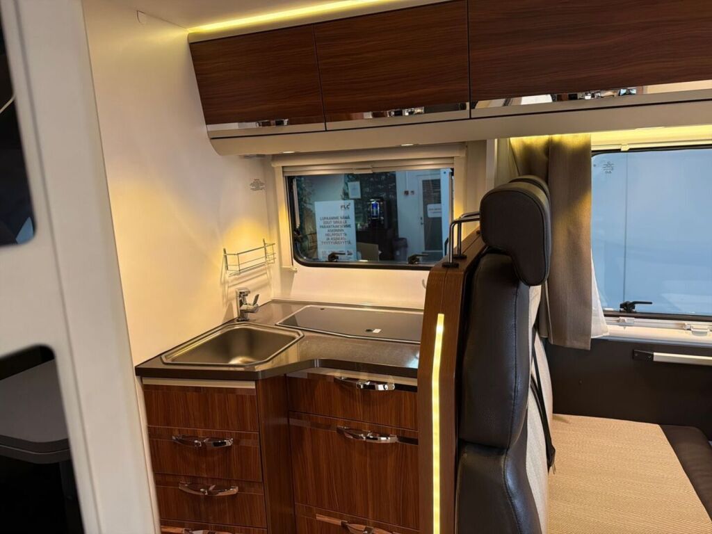 Adria CORAL 670 SL 2016 Valkoinen