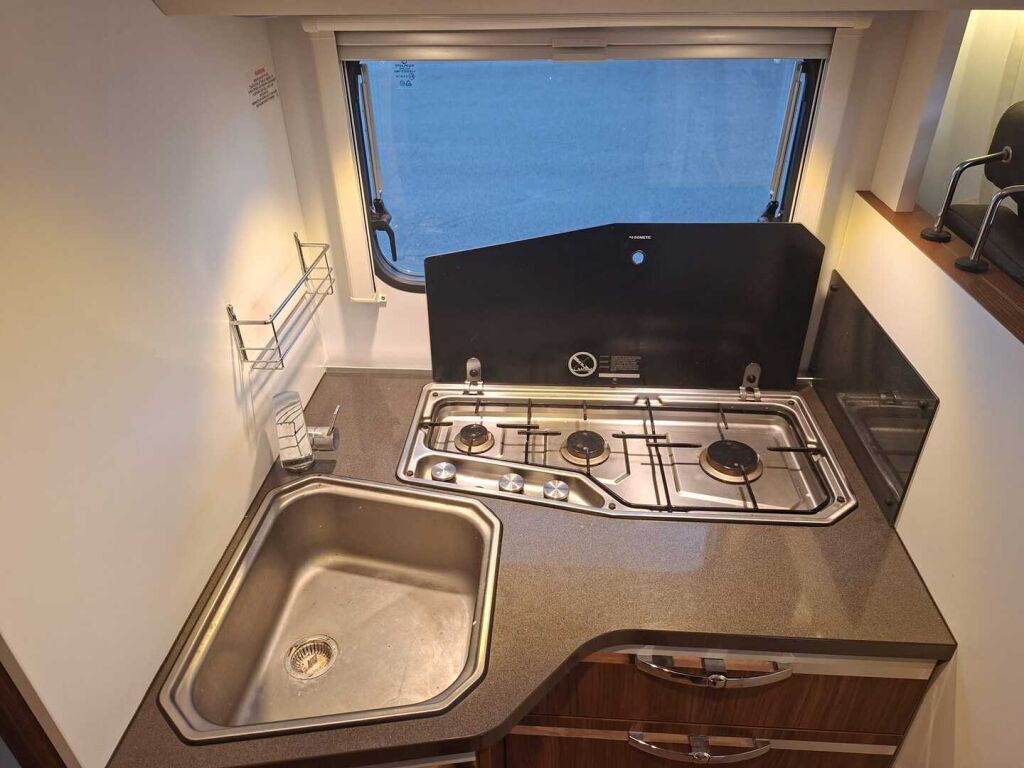 Adria CORAL 670 SL 2016 Valkoinen