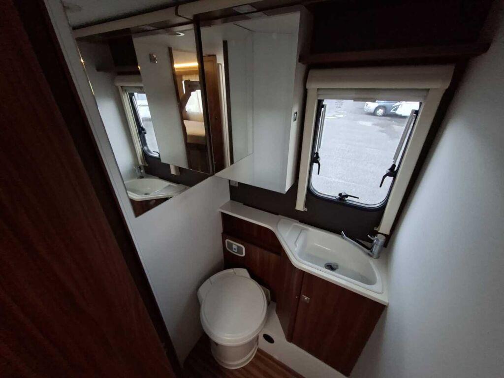 Adria CORAL 670 SL 2016 Valkoinen