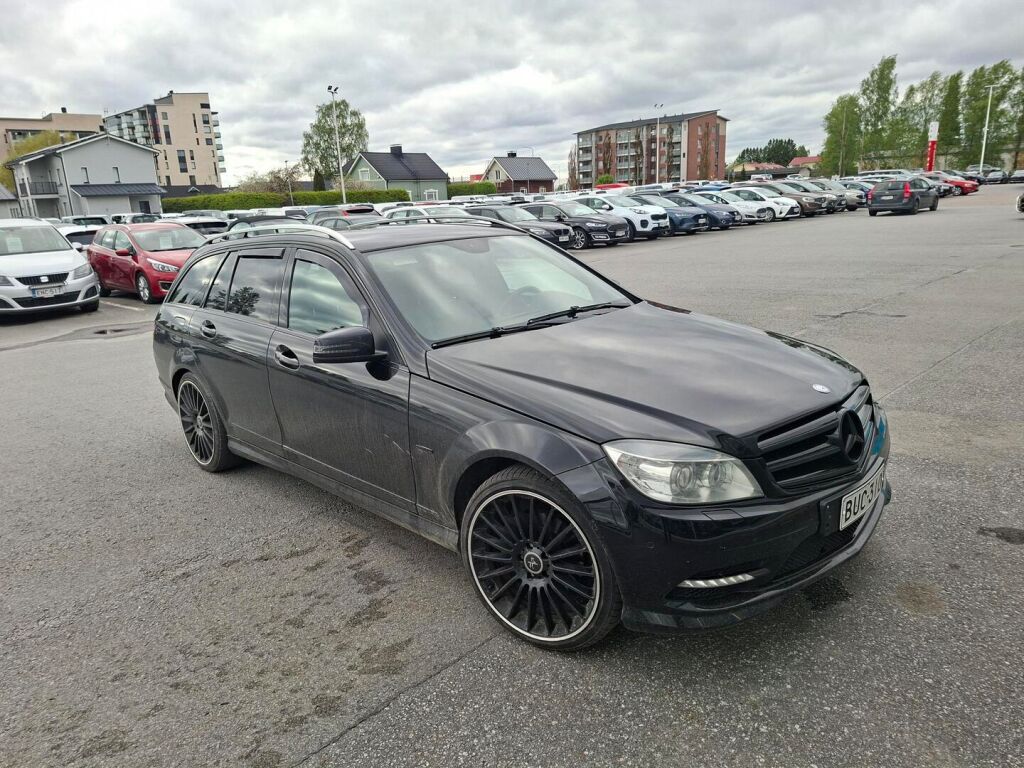 Mercedes-Benz C 2011 Musta