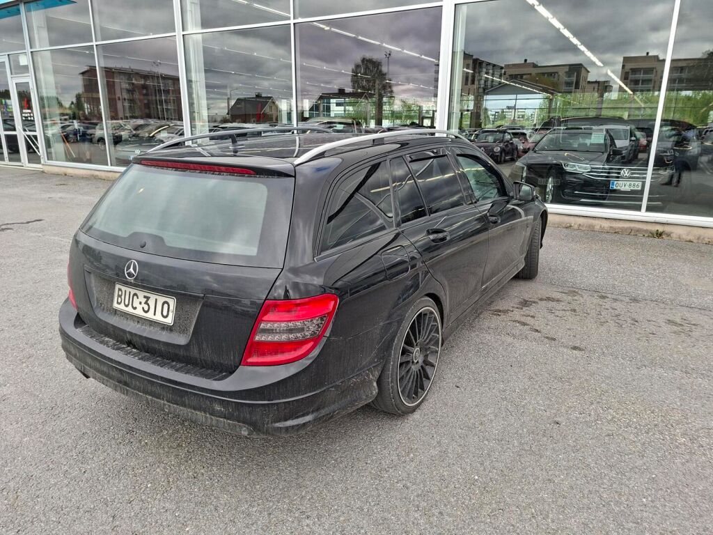Mercedes-Benz C 2011 Musta