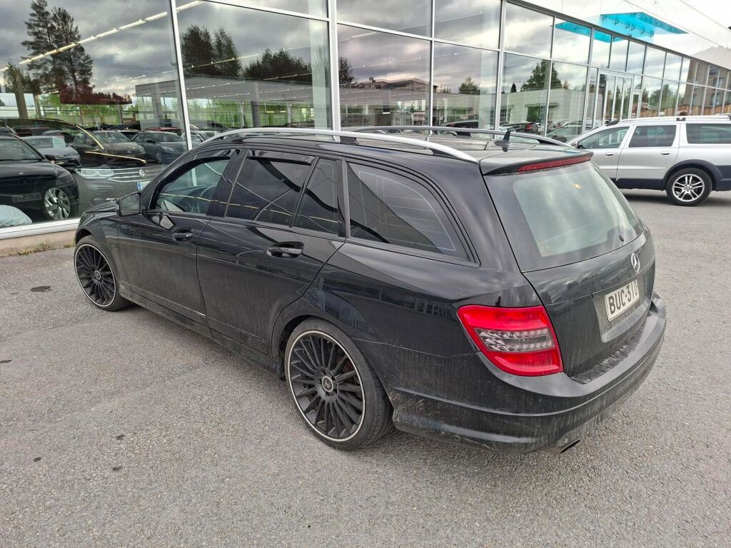 Mercedes-Benz C 2011 Musta