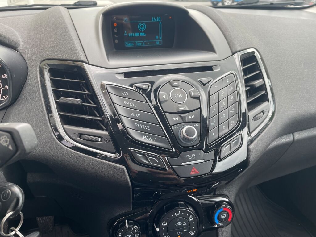Ford Fiesta Van 2017 Valkoinen