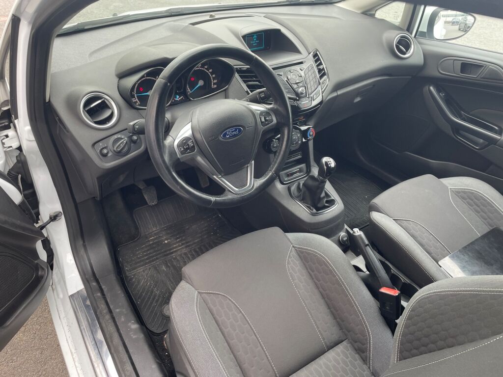 Ford Fiesta Van 2017 Valkoinen