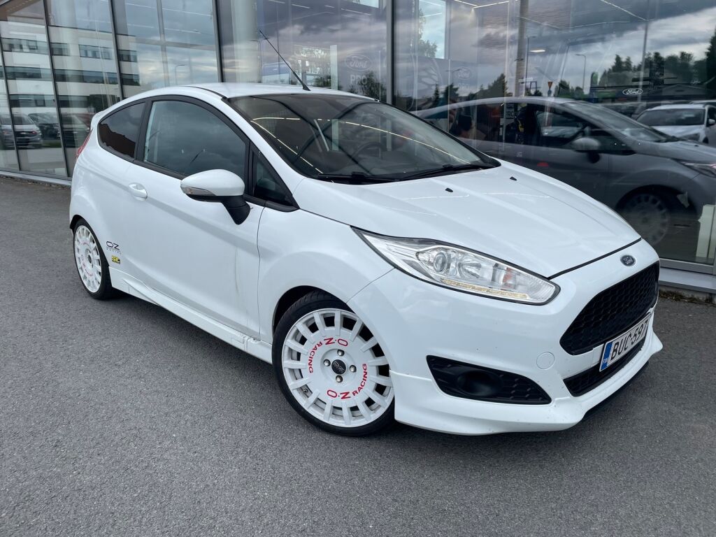 Ford Fiesta Van 2017 Valkoinen