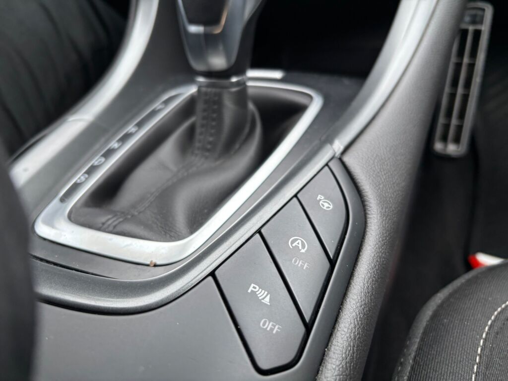 Ford Mondeo 2017 Musta