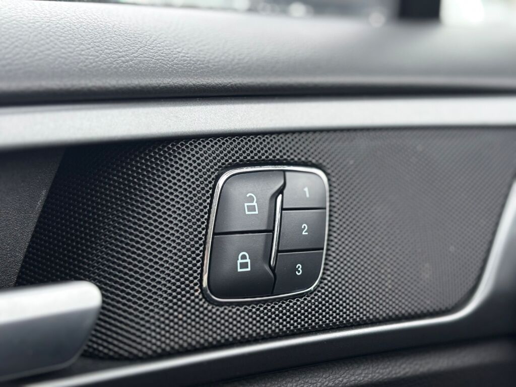 Ford Mondeo 2017 Musta