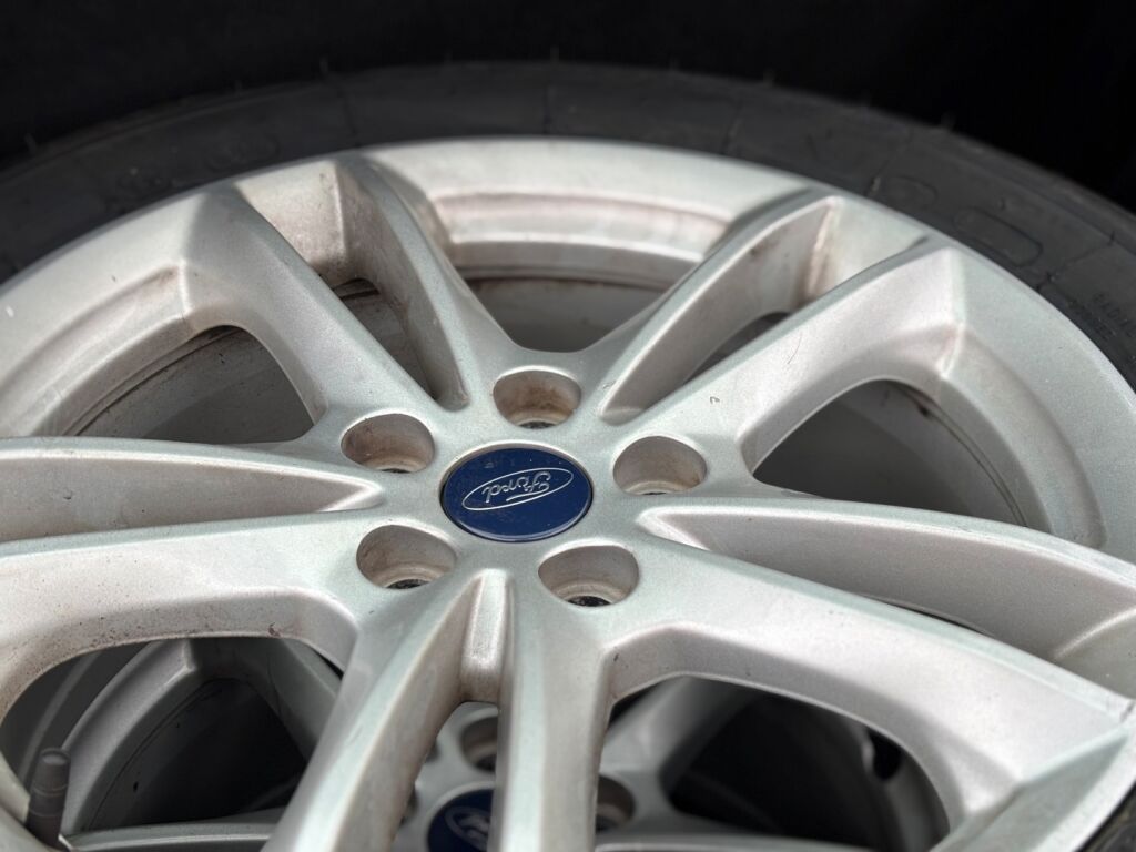 Ford Mondeo 2017 Musta