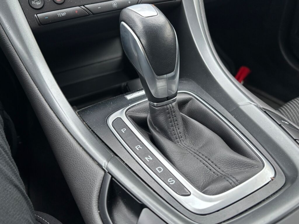 Ford Mondeo 2017 Musta