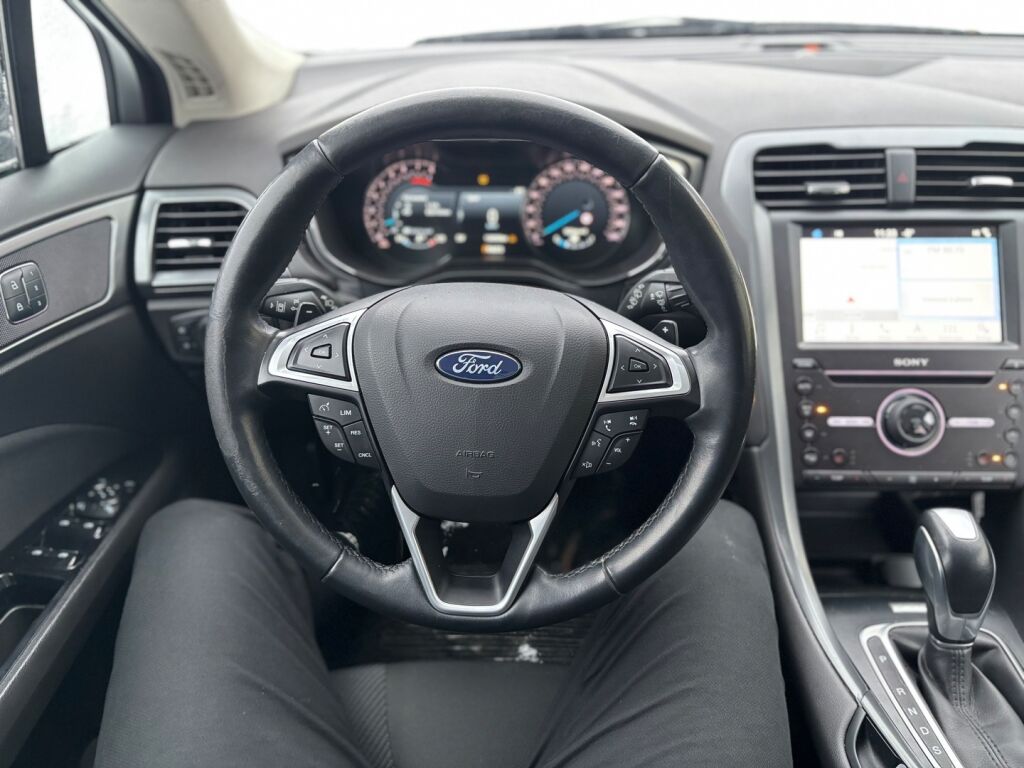 Ford Mondeo 2017 Musta