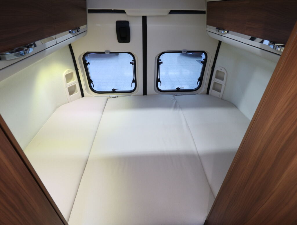 Adria TWIN 600 SP PLATINUM 2017 Harmaa