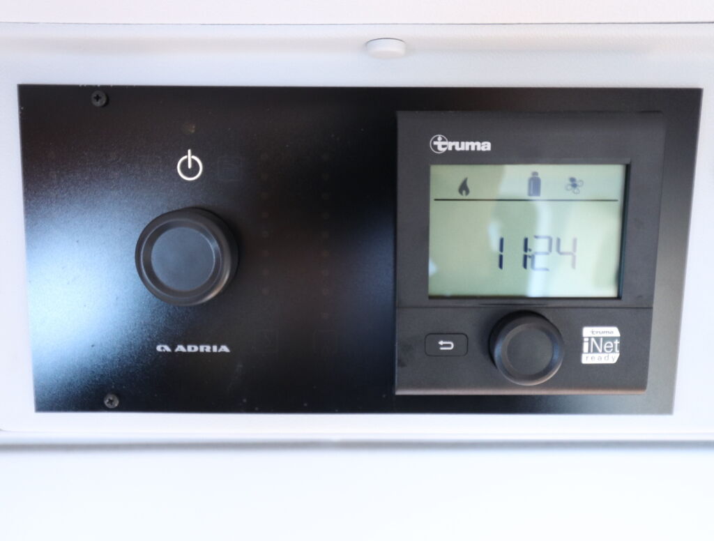 Adria TWIN 600 SP PLATINUM 2017 Harmaa