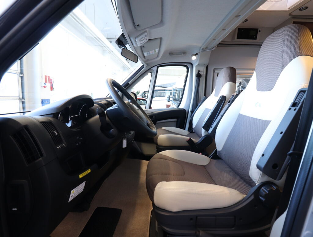 Adria TWIN 600 SP PLATINUM 2017 Harmaa